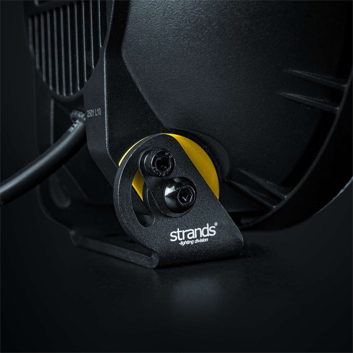 Strands IZE LED OG 9″ LED Zusatzscheinwerfer – Studioansicht 2