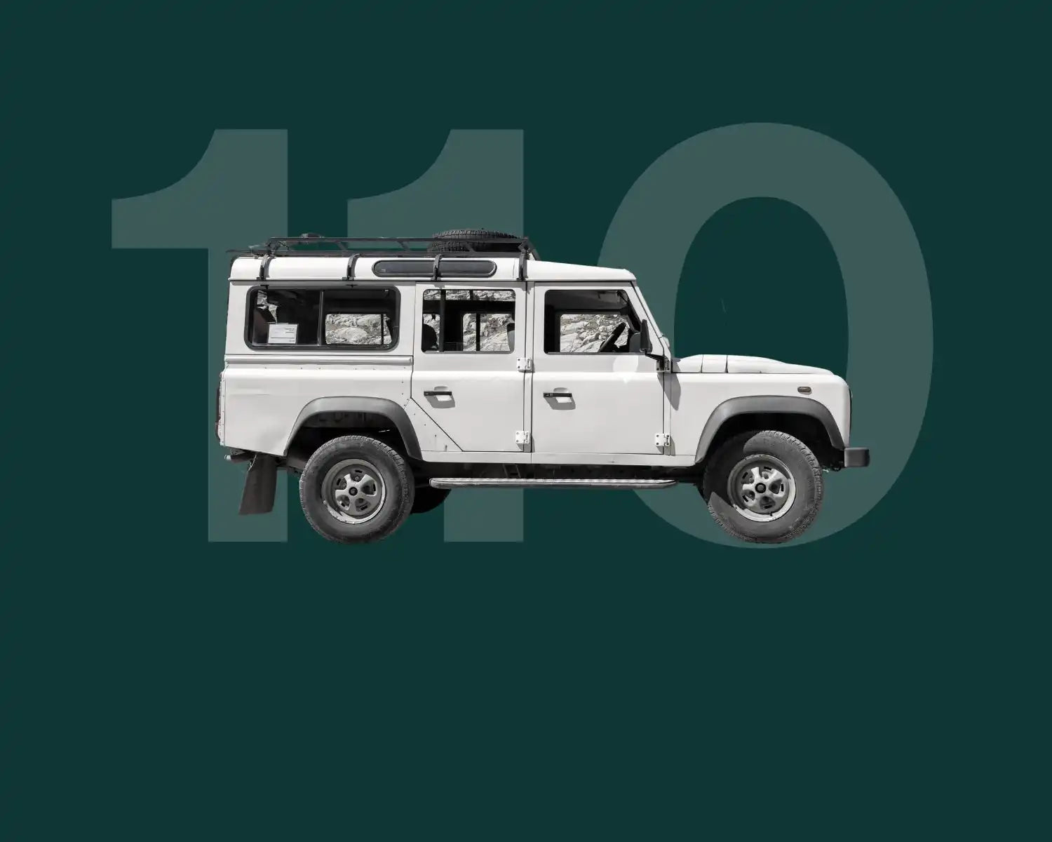 Weißer Land Rover Defender 110.