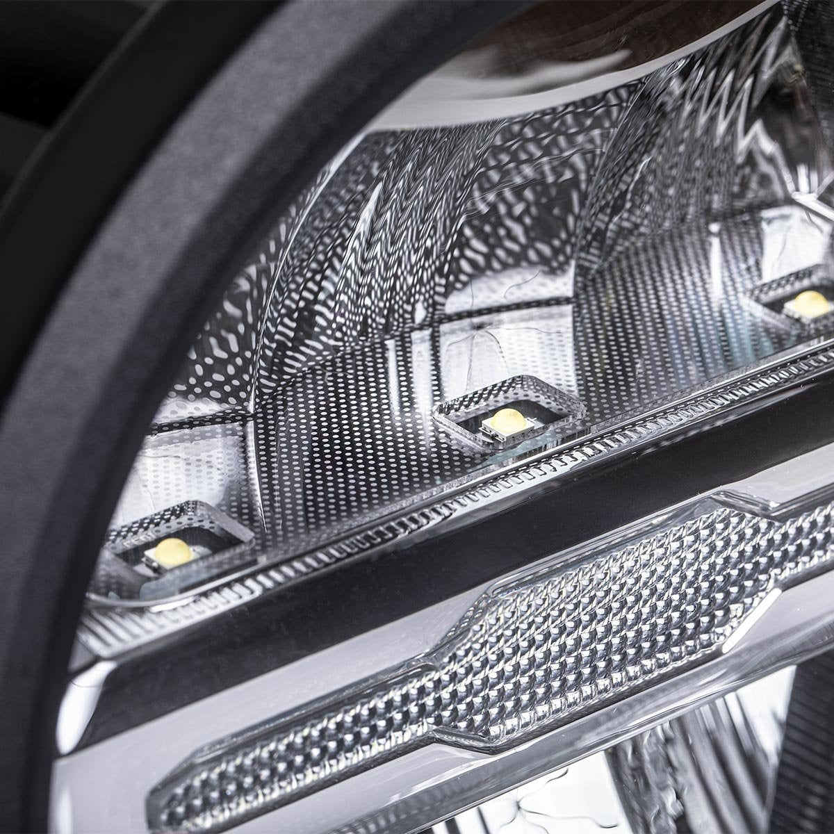 Lightpartz 7 LED UltraLux Fernscheinwerfer RedTyphoon -