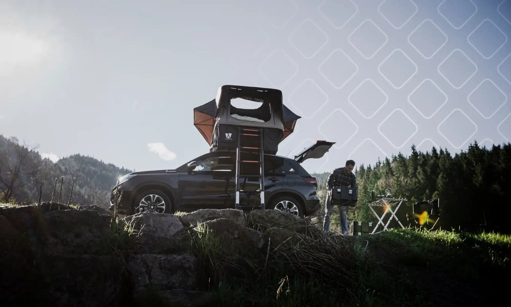 2019 BMW X5 mit Dachzelt-Aufbau.