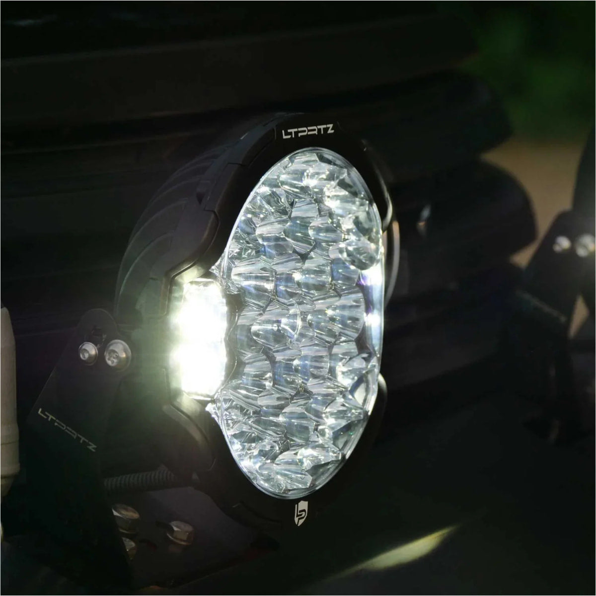 Lightpartz LED 9″ Fernscheinwerfer ORKAN 140°